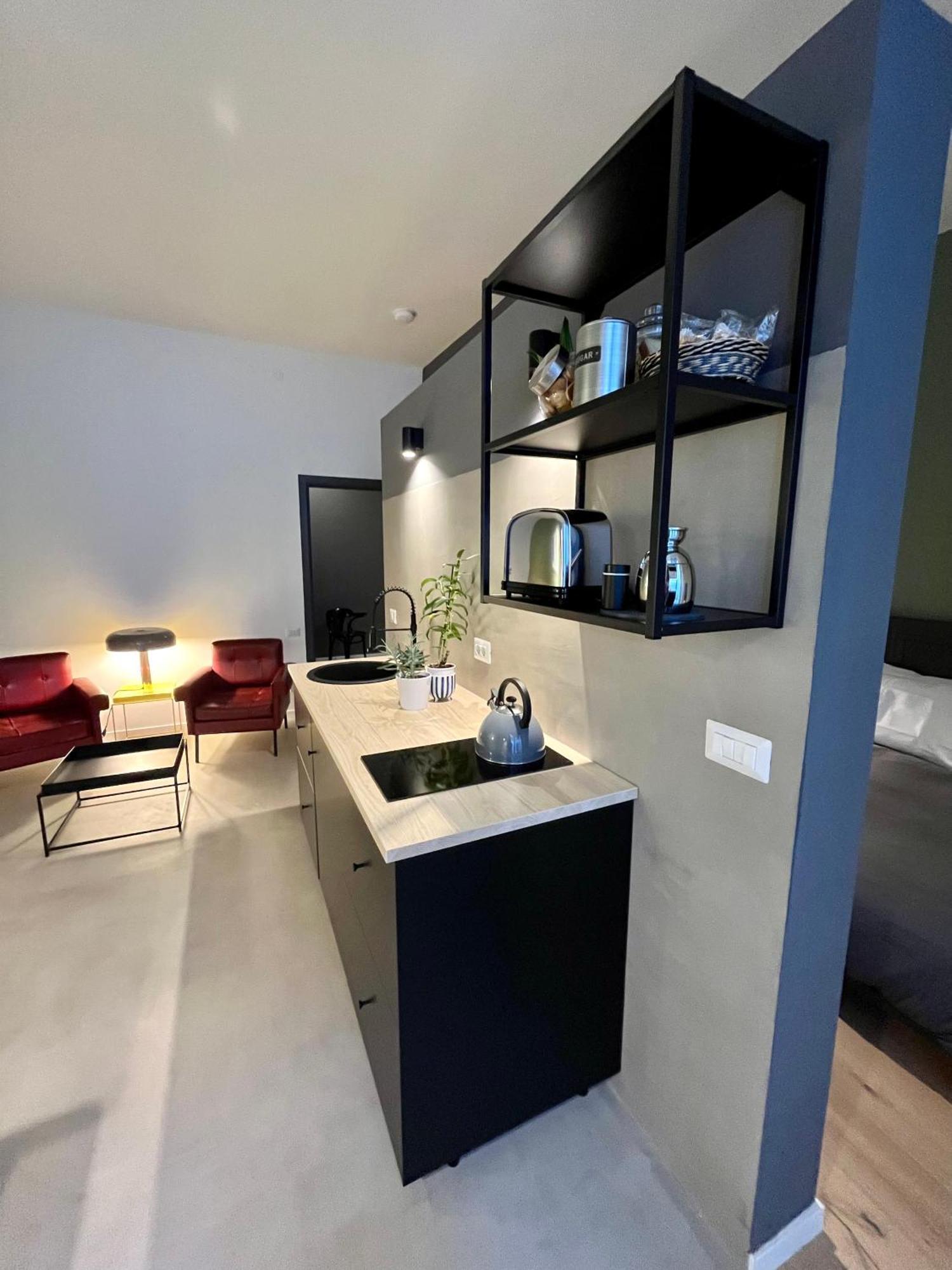 Apartment Concrete Museo Naples
