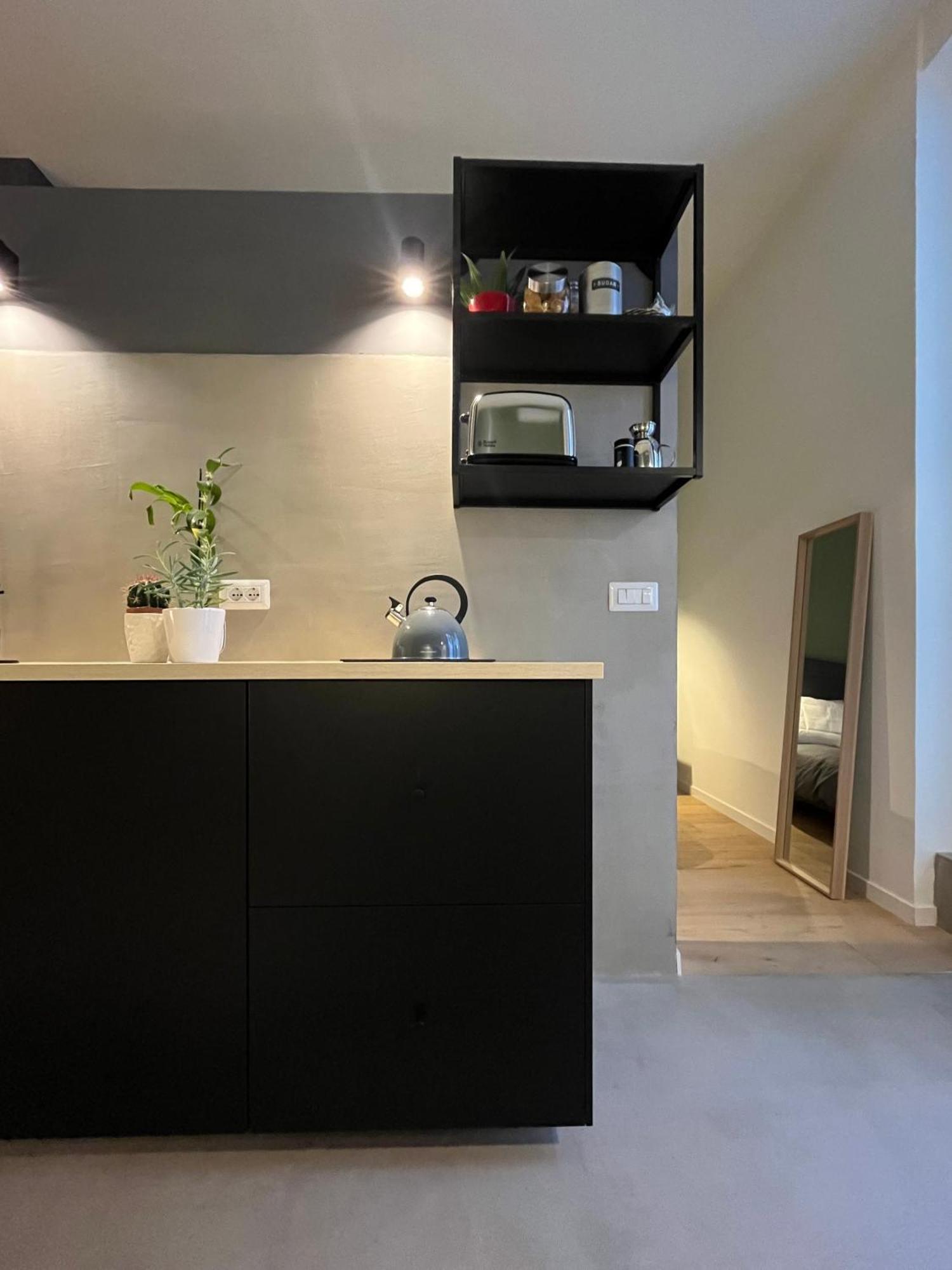 Apartment Concrete Museo Naples